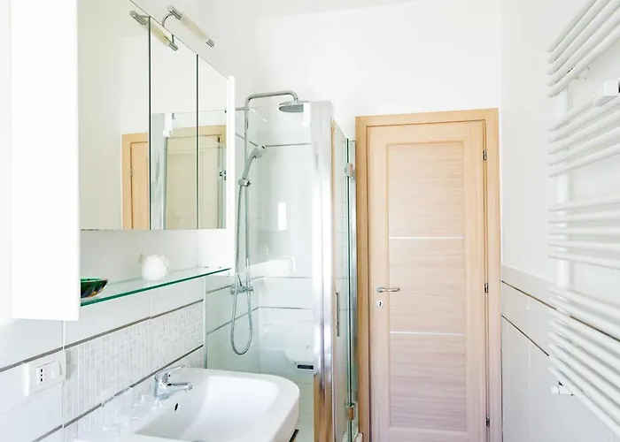 Апартаменты Casa Arezzo - Silenzioso Trilocale Con Terrazzino Privato - Cale 06 *
